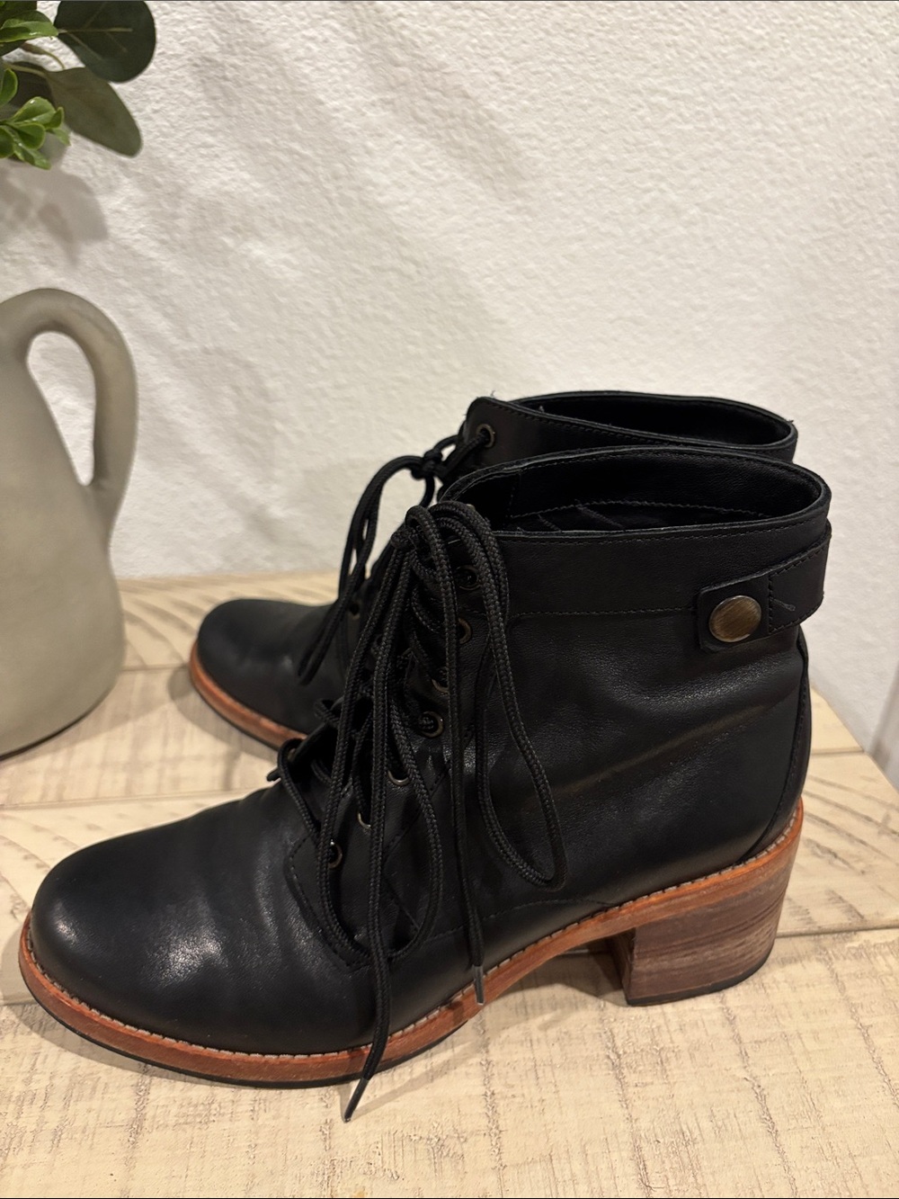 Clarks Black Lace-Up Leather Ankle Boots with Brown Stacked Heel - Picture 9 of 10